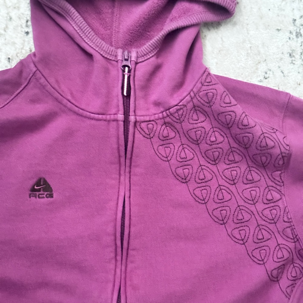 Nike ACG Maroon Pullover Hoodie - Picture 2 of 5